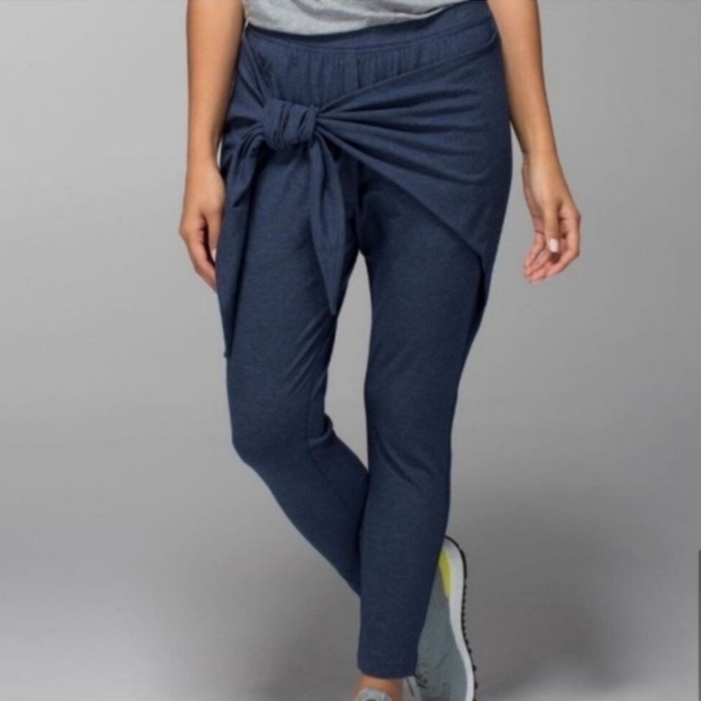 Lululemon Tie One One Jogger Heather Cadet Blue size 6